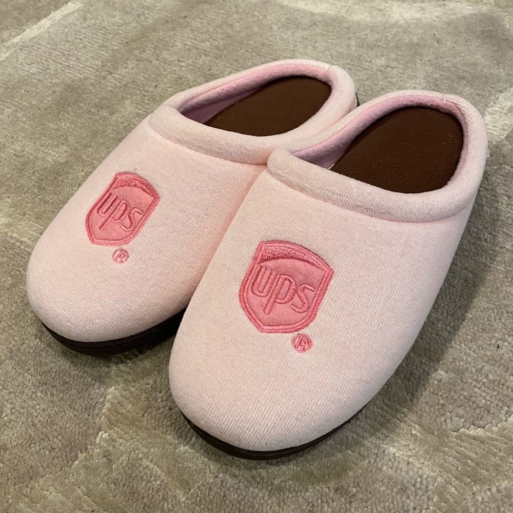 NWOT UPS Pink Comfort Pedio Memory Foam Slippers